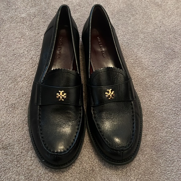 Tory Burch Classic Loafer - Picture 4 of 16